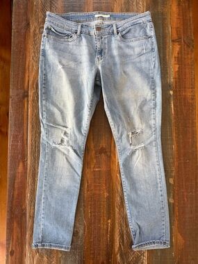 Levi Strauss & Co Women’s 33 Distressed 711 Skinny Jeans | SKU 0117